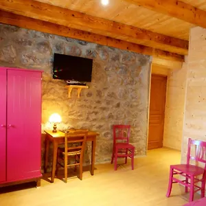 https://chambres-dhotes-a-rieutord.hotels-rhonealpes.com